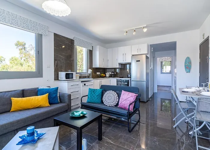 Kmeidos 1-Bedroom Apartment In Larnaca